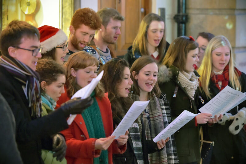 Ried singt Weihnachtslieder