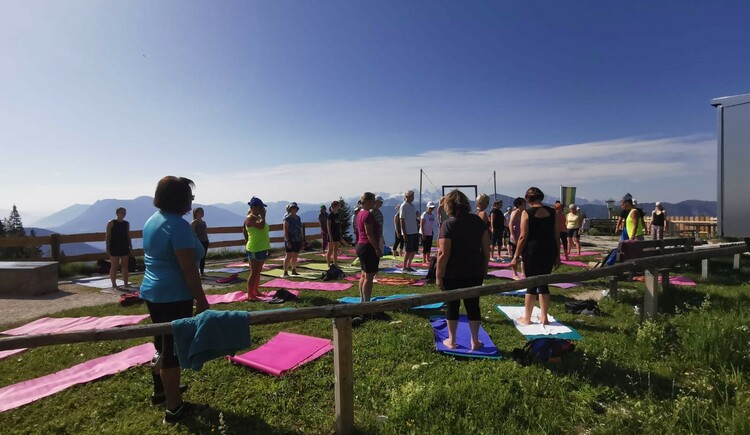 Yoga am Berg